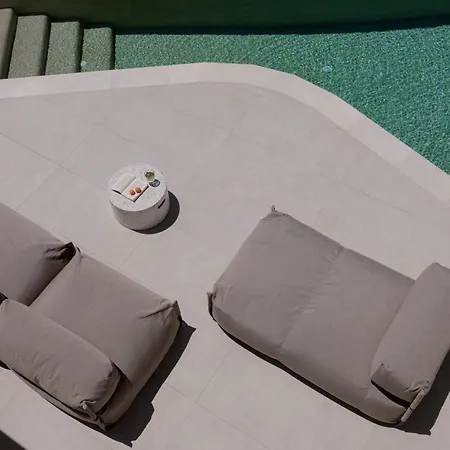 Melora Paros Angairiá