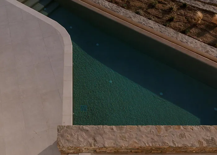 Melora Paros Vila Angairiá