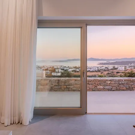 Melora Paros Angairia